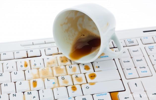 Попал чай на клавиатуру