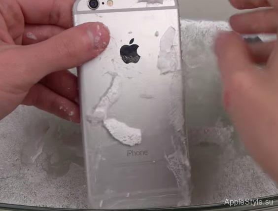 Проверка iPhone в горячем льду